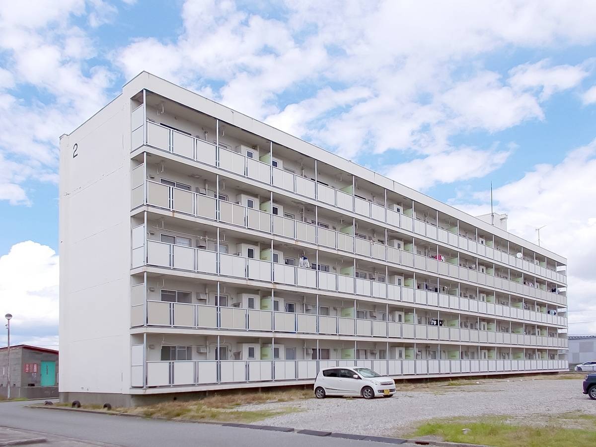 富山県小矢部市 新西