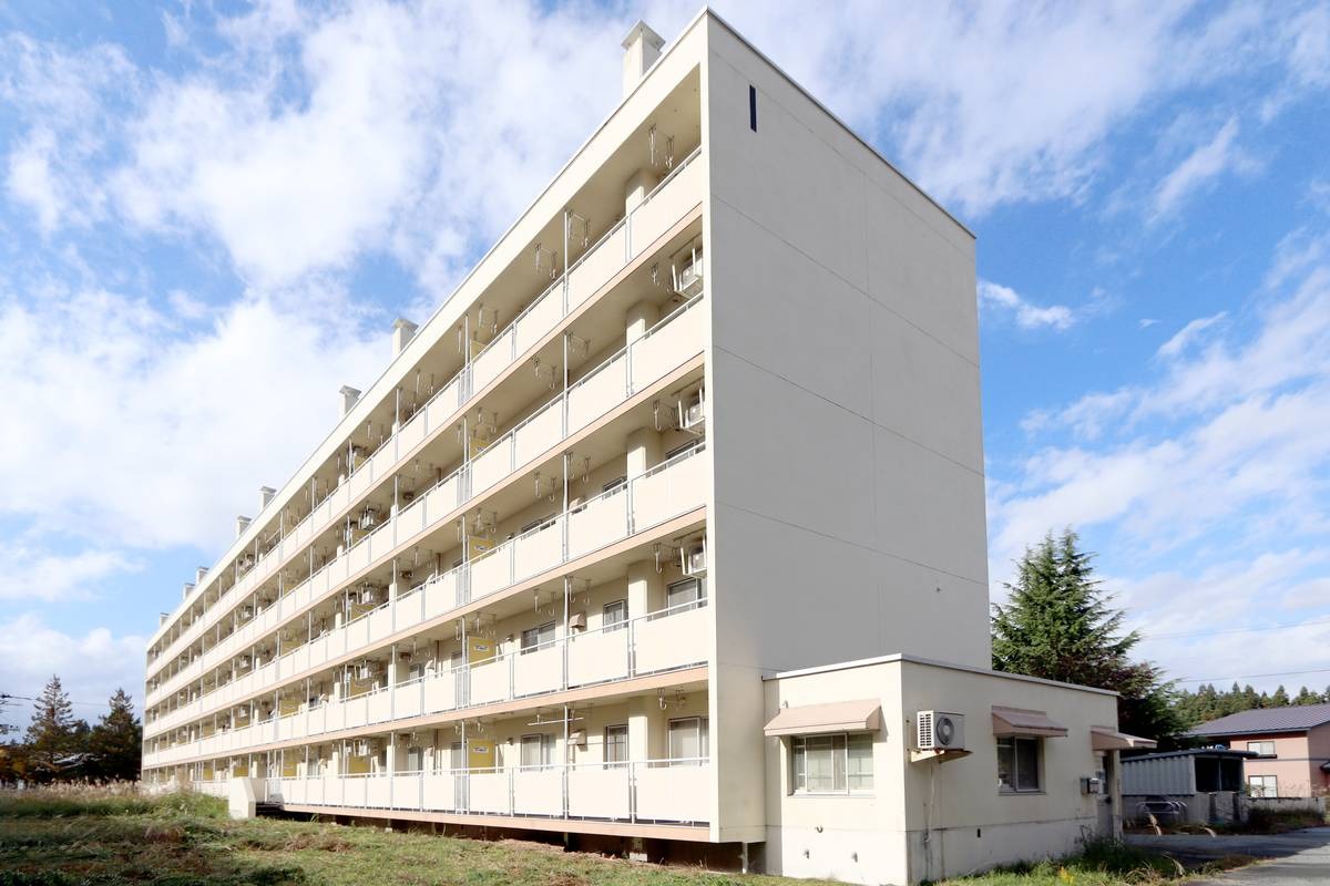 山形県米沢市 万世町桑山